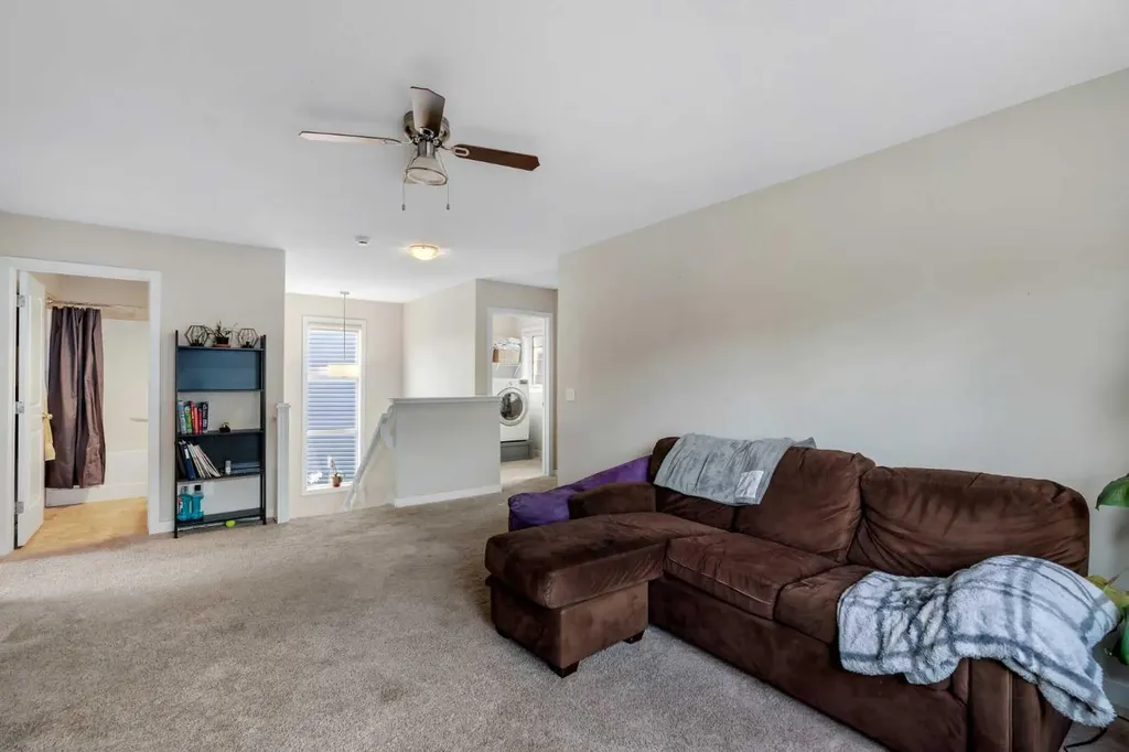 69 Kingsbridge Place SE Airdrie AB T4A 0S4
