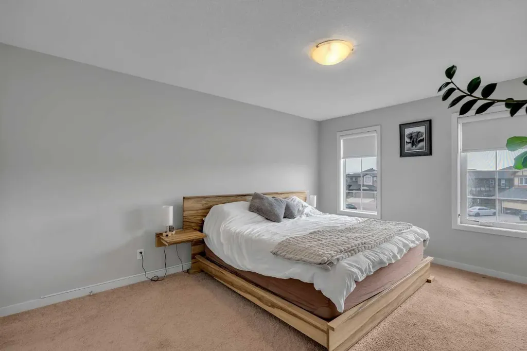 69 Kingsbridge Place SE Airdrie AB T4A 0S4