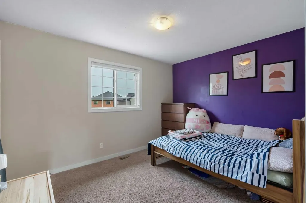 69 Kingsbridge Place SE Airdrie AB T4A 0S4