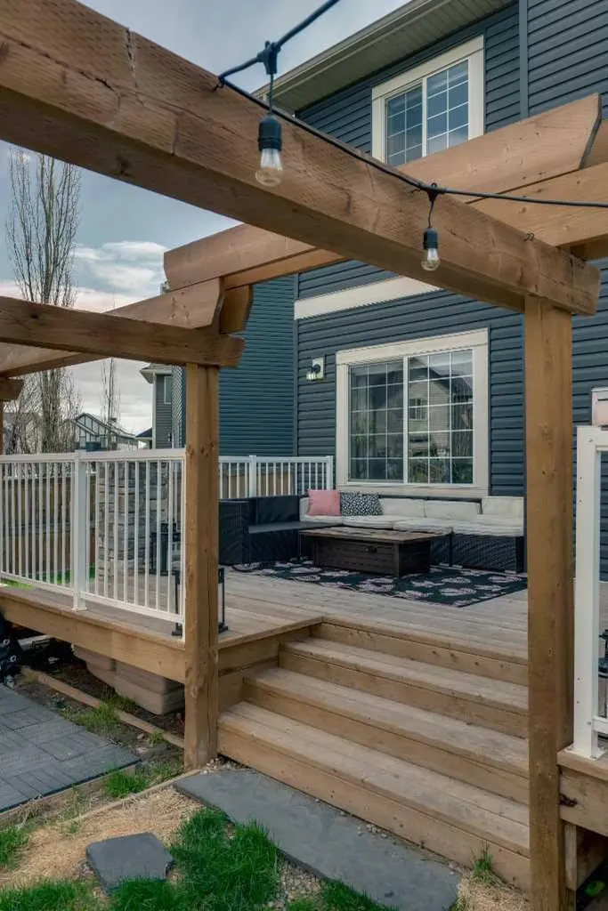 69 Kingsbridge Place SE Airdrie AB T4A 0S4