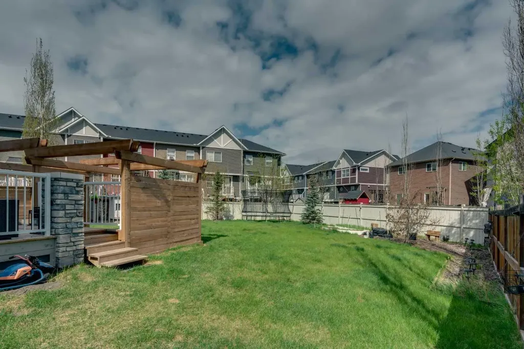 69 Kingsbridge Place SE Airdrie AB T4A 0S4