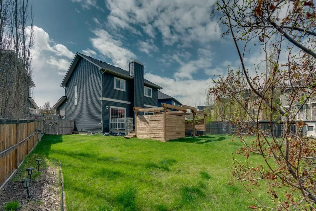 69 Kingsbridge Place SE Airdrie AB T4A 0S4