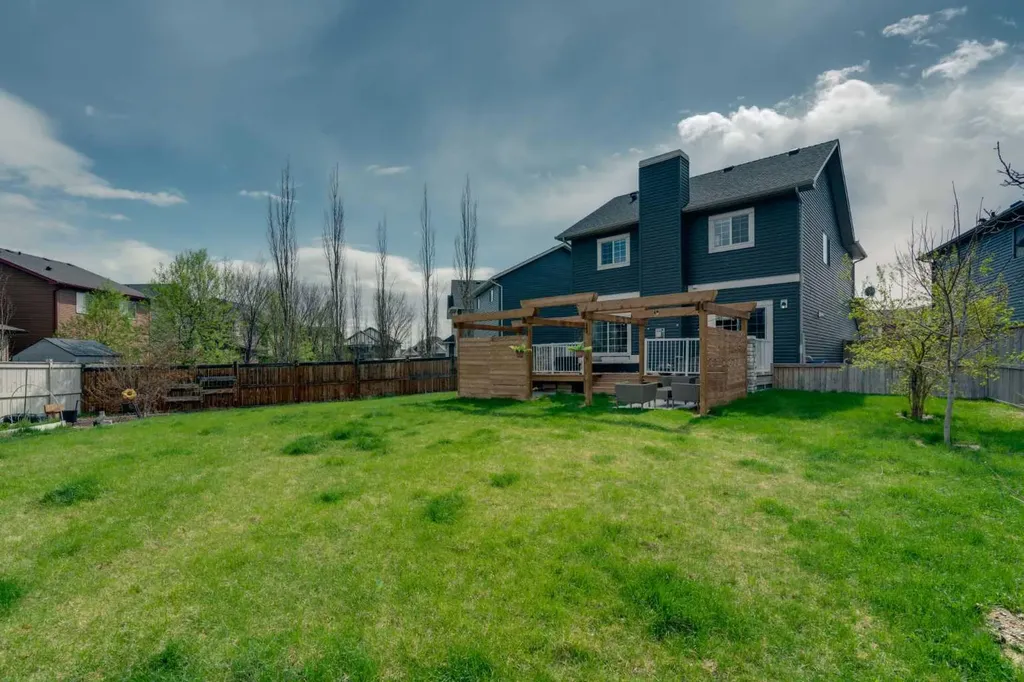 69 Kingsbridge Place SE Airdrie AB T4A 0S4
