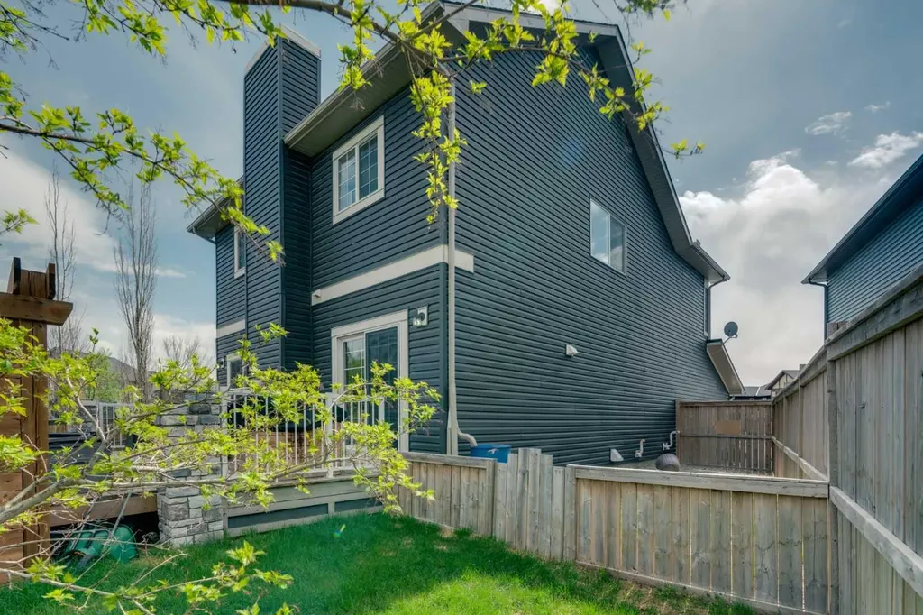 69 Kingsbridge Place SE Airdrie AB T4A 0S4