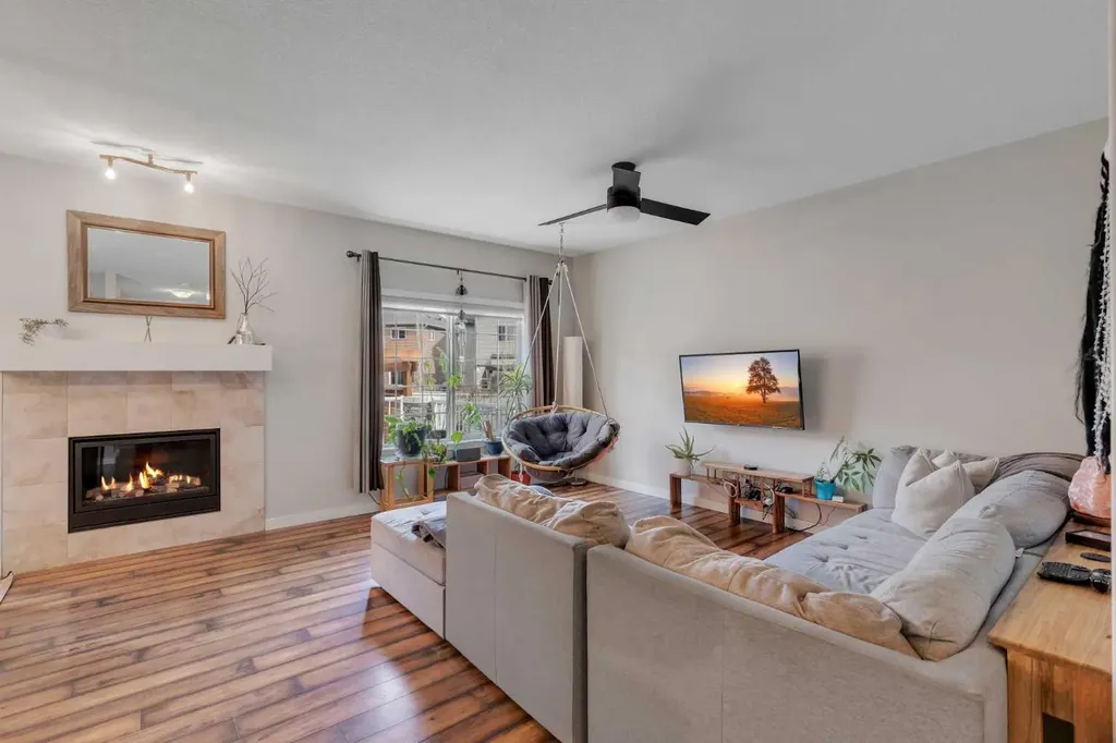 69 Kingsbridge Place SE Airdrie AB T4A 0S4