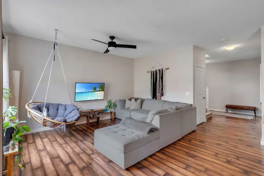 69 Kingsbridge Place SE Airdrie AB T4A 0S4