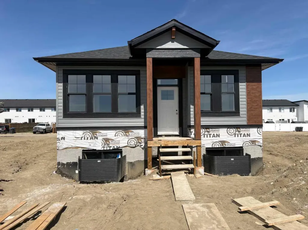 25 Ian Way Sylvan Lake AB T4S 0W5