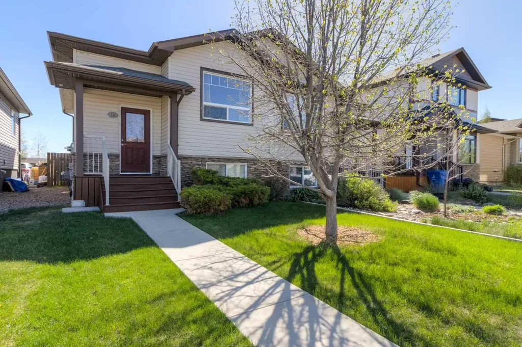 111 Mt Sundance Crescent W Lethbridge AB T1J 0L4