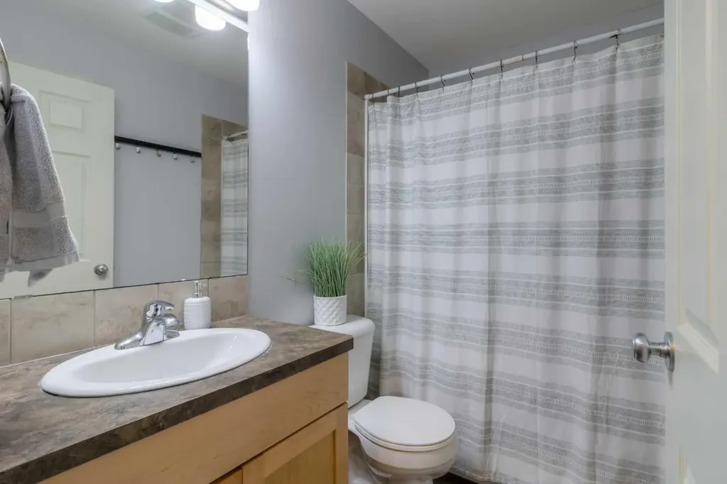 111 Mt Sundance Crescent W Lethbridge AB T1J 0L4