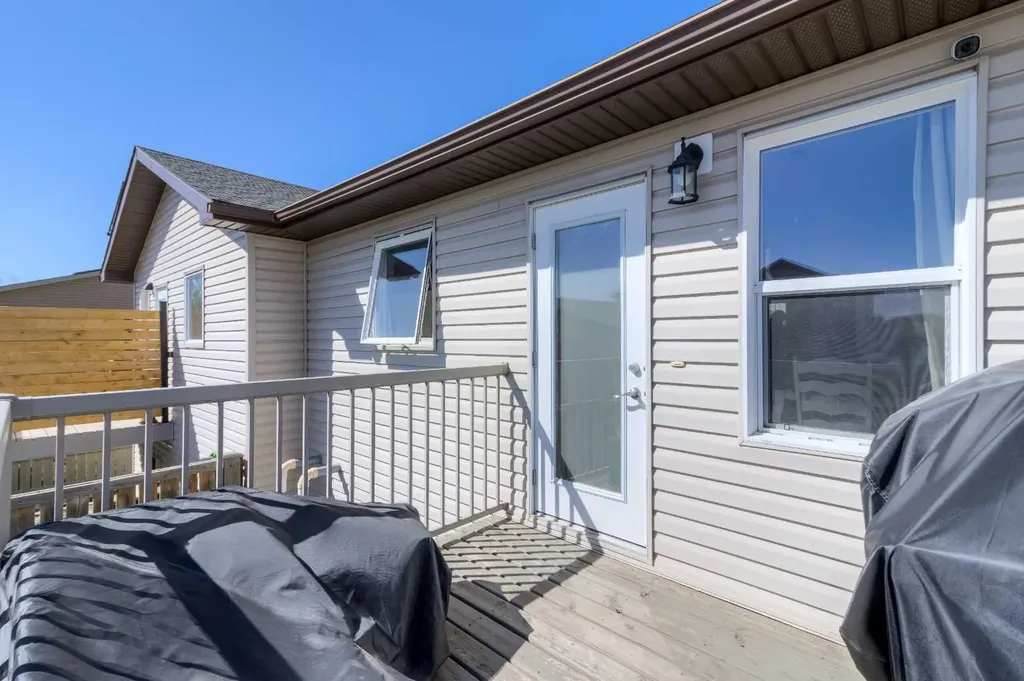 111 Mt Sundance Crescent W Lethbridge AB T1J 0L4