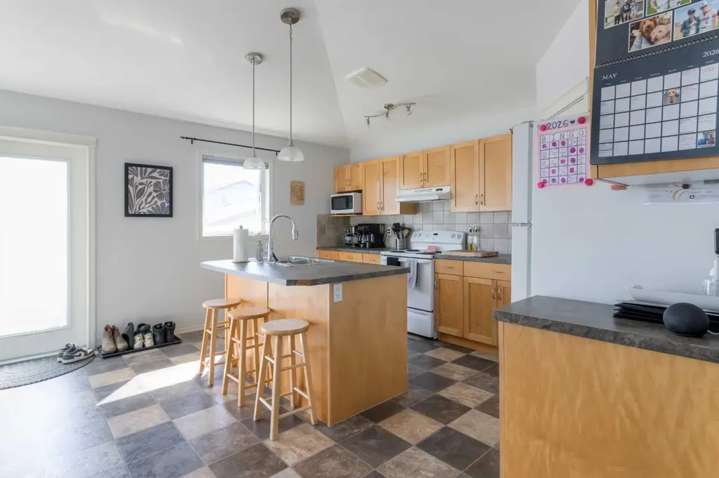 111 Mt Sundance Crescent W Lethbridge AB T1J 0L4