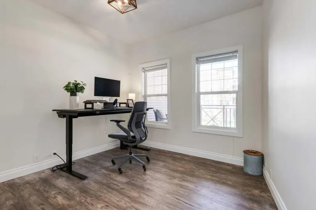 5605 Henwood Street SW Calgary AB T3E7R2
