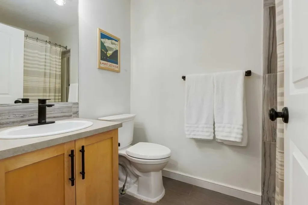 5605 Henwood Street SW Calgary AB T3E7R2