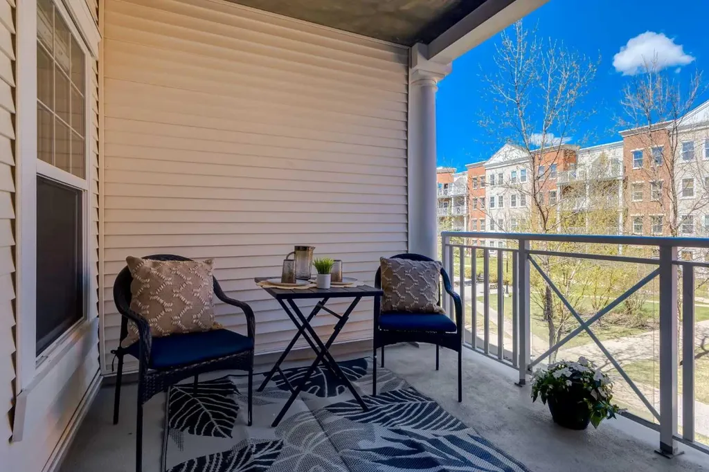 5605 Henwood Street SW Calgary AB T3E7R2