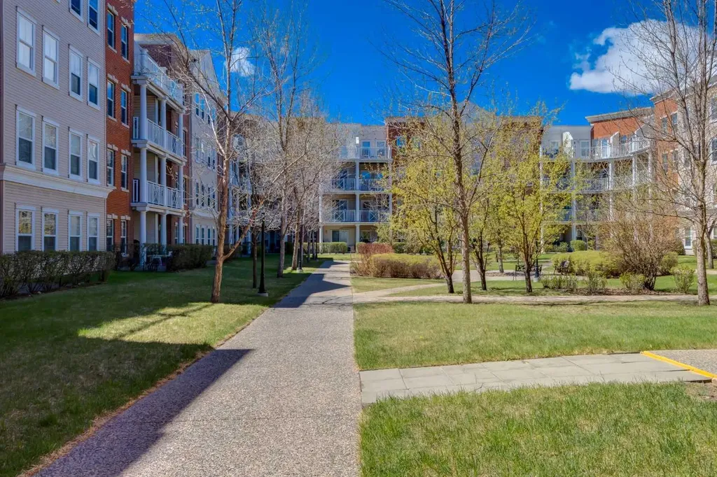 5605 Henwood Street SW Calgary AB T3E7R2