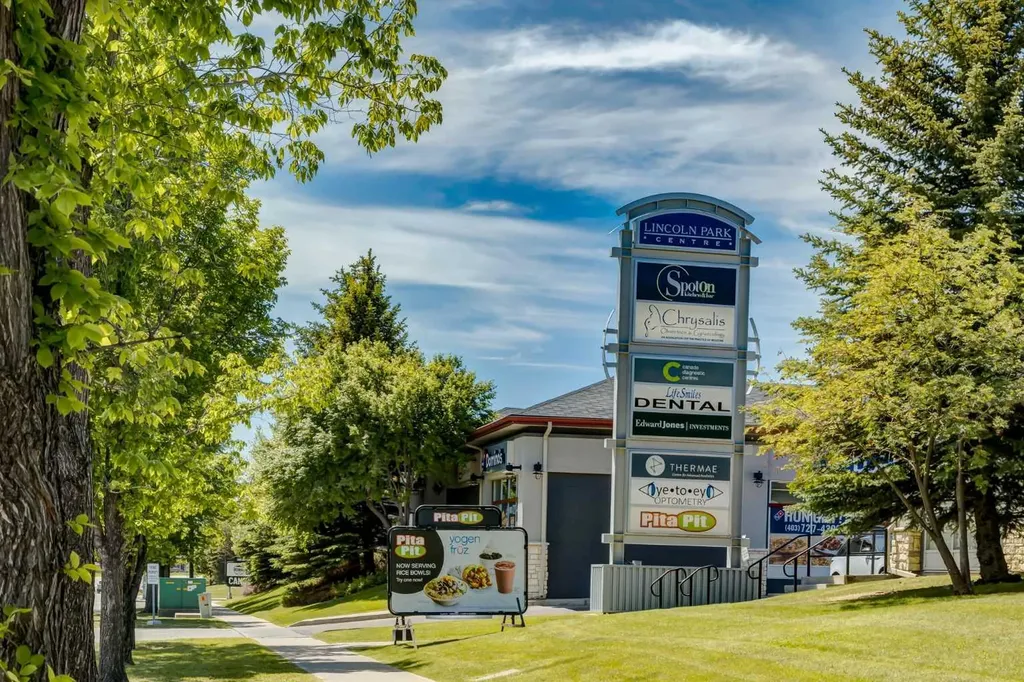 5605 Henwood Street SW Calgary AB T3E7R2