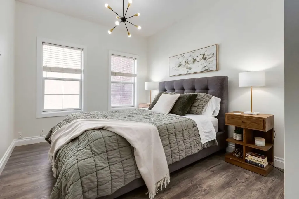 5605 Henwood Street SW Calgary AB T3E7R2