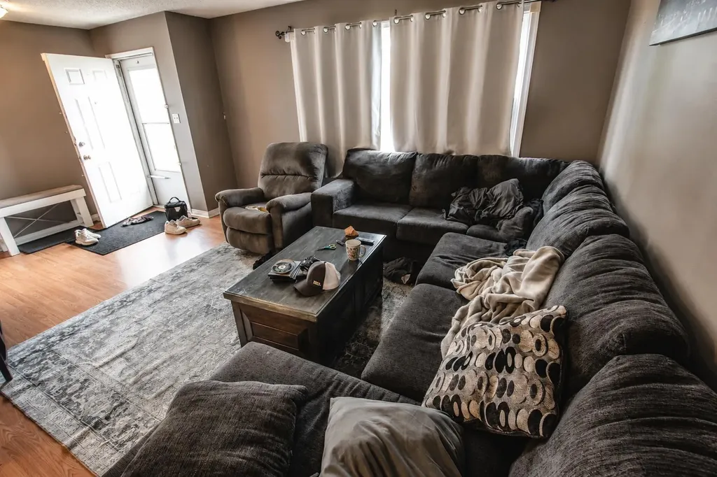 9309 103 Avenue Grande Prairie AB T8V 1E1