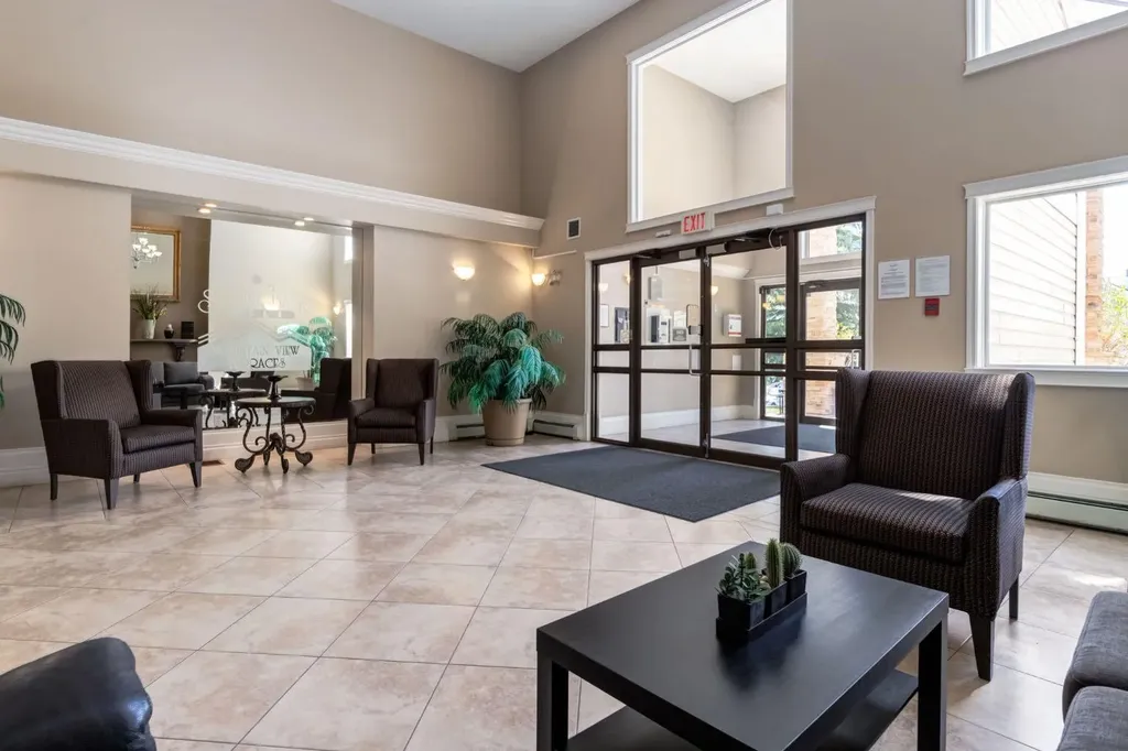 7451 Springbank Boulevard SW Calgary AB T3H 4K5
