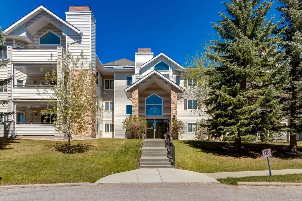 7451 Springbank Boulevard SW Calgary AB T3H 4K5