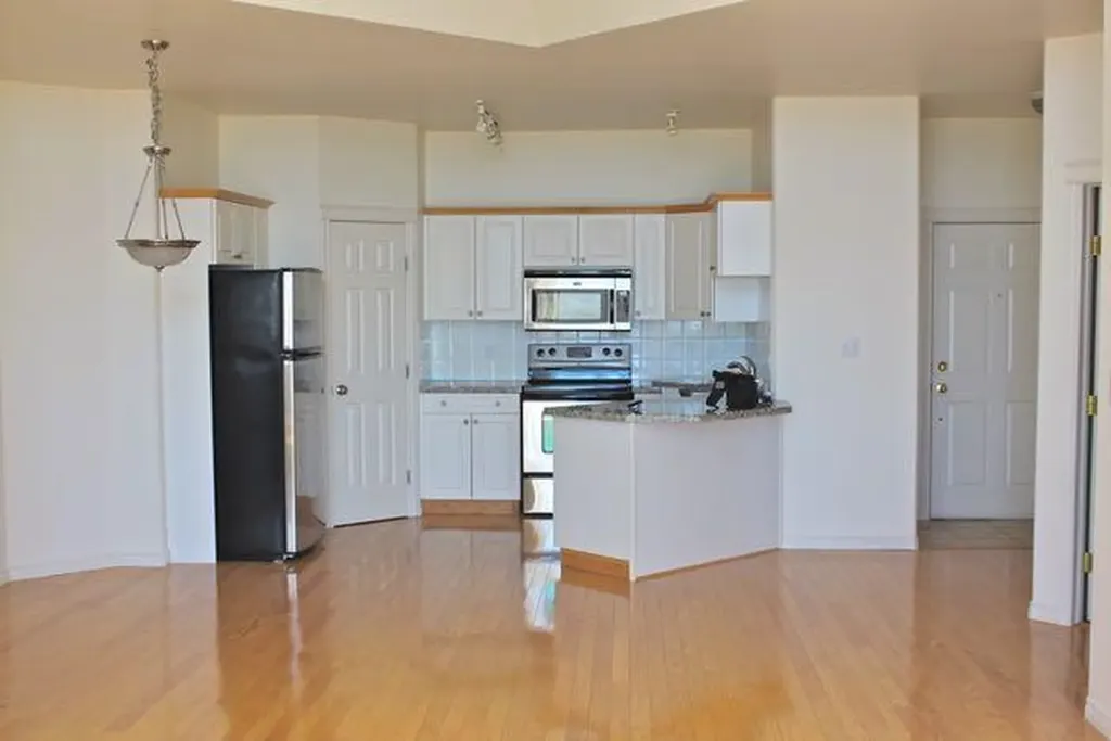 7451 Springbank Boulevard SW Calgary AB T3H 4K5