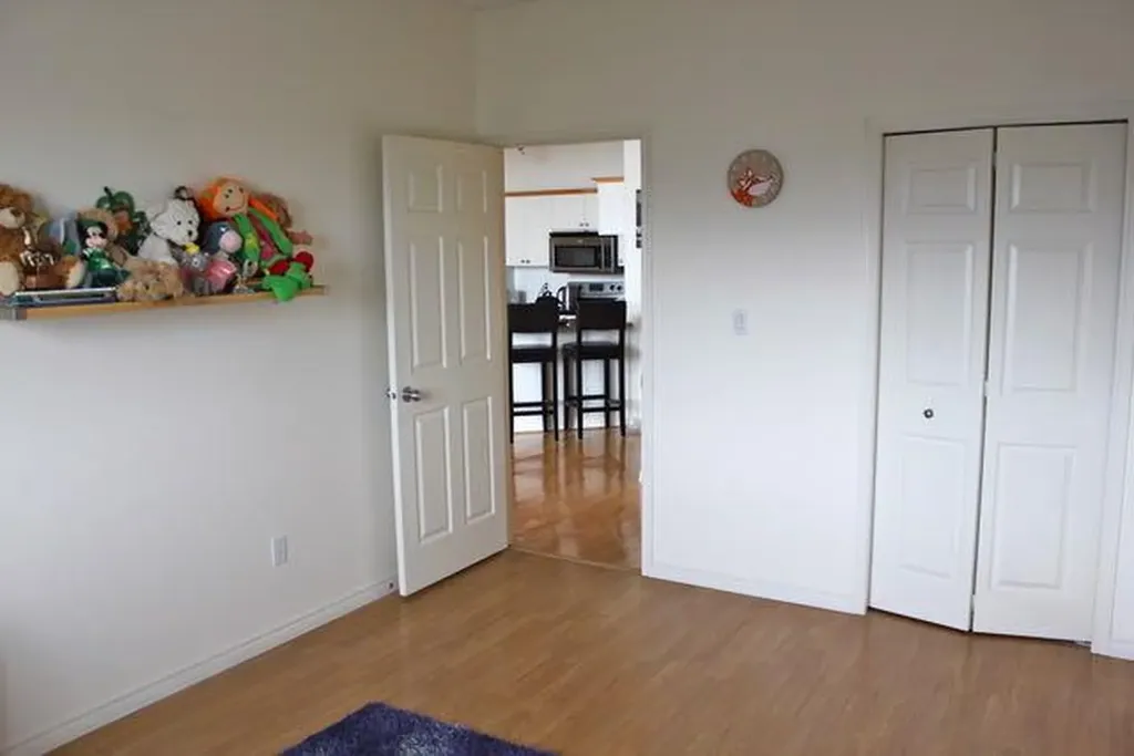 7451 Springbank Boulevard SW Calgary AB T3H 4K5