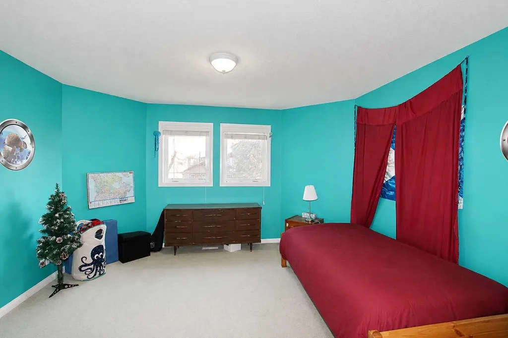 5016 34 Street Sylvan Lake AB T4S 1B1