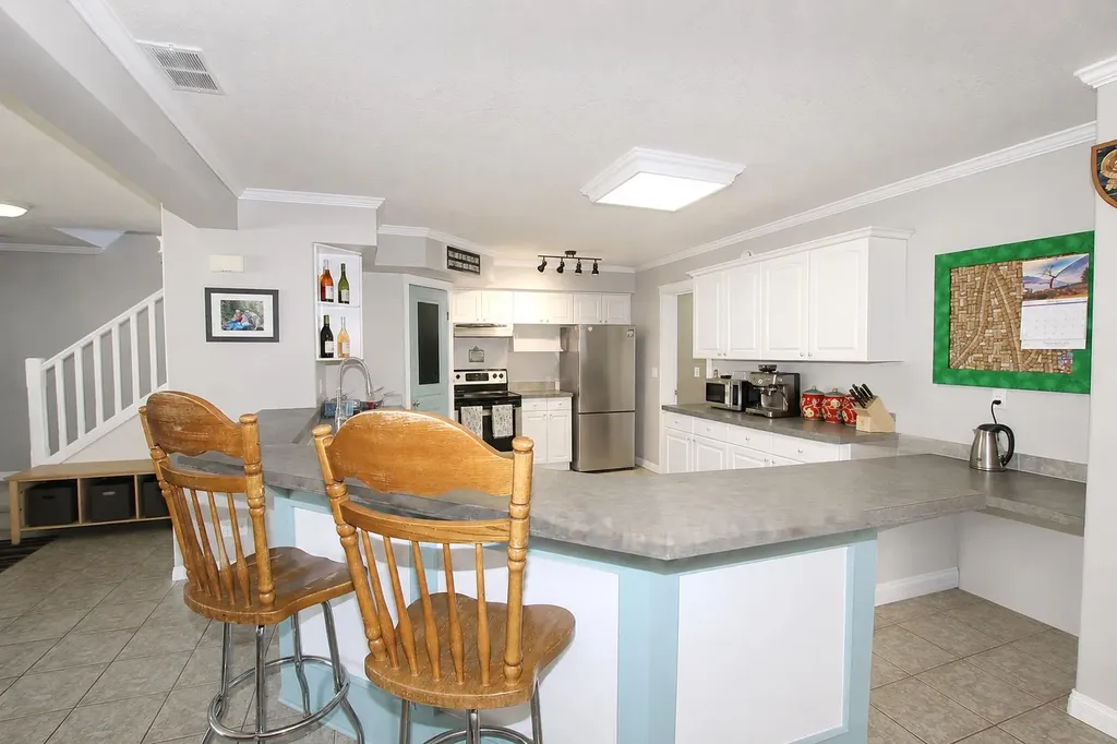 5016 34 Street Sylvan Lake AB T4S 1B1