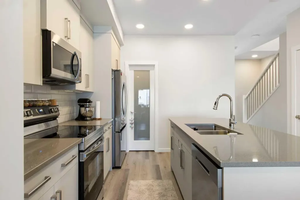 24 Heartwood Lane SE Calgary AB T3S 0P9