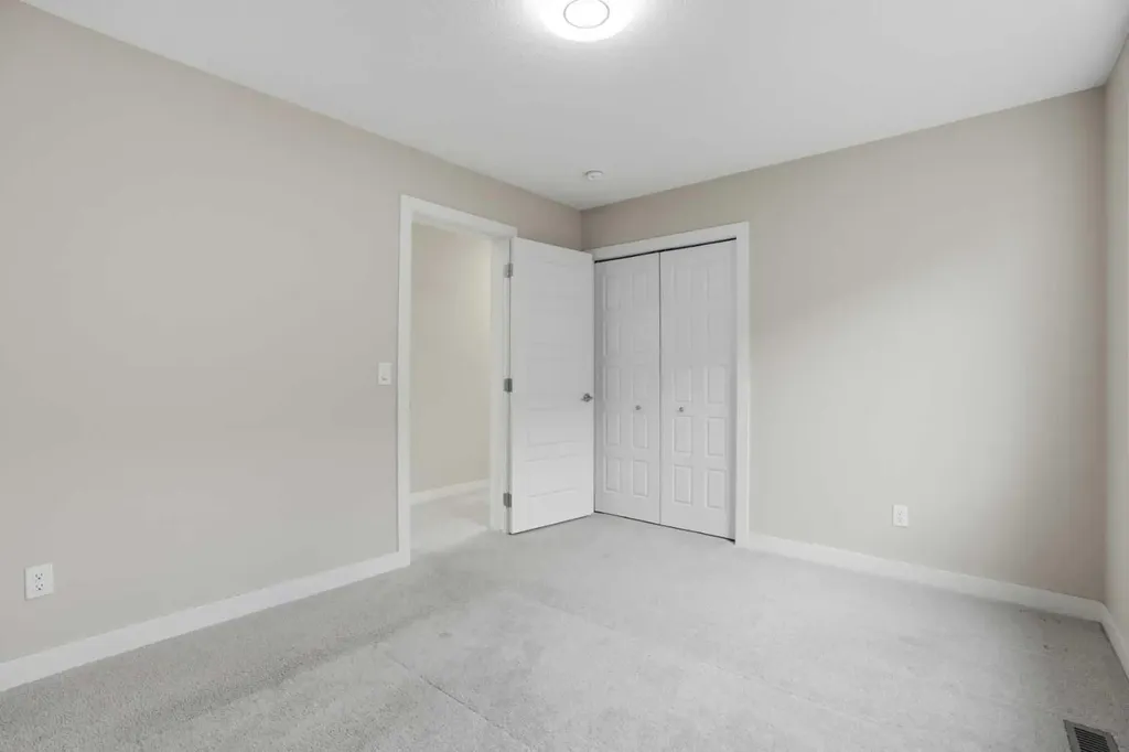 93 Saddlestone Place NE Calgary AB T3J 0Z6