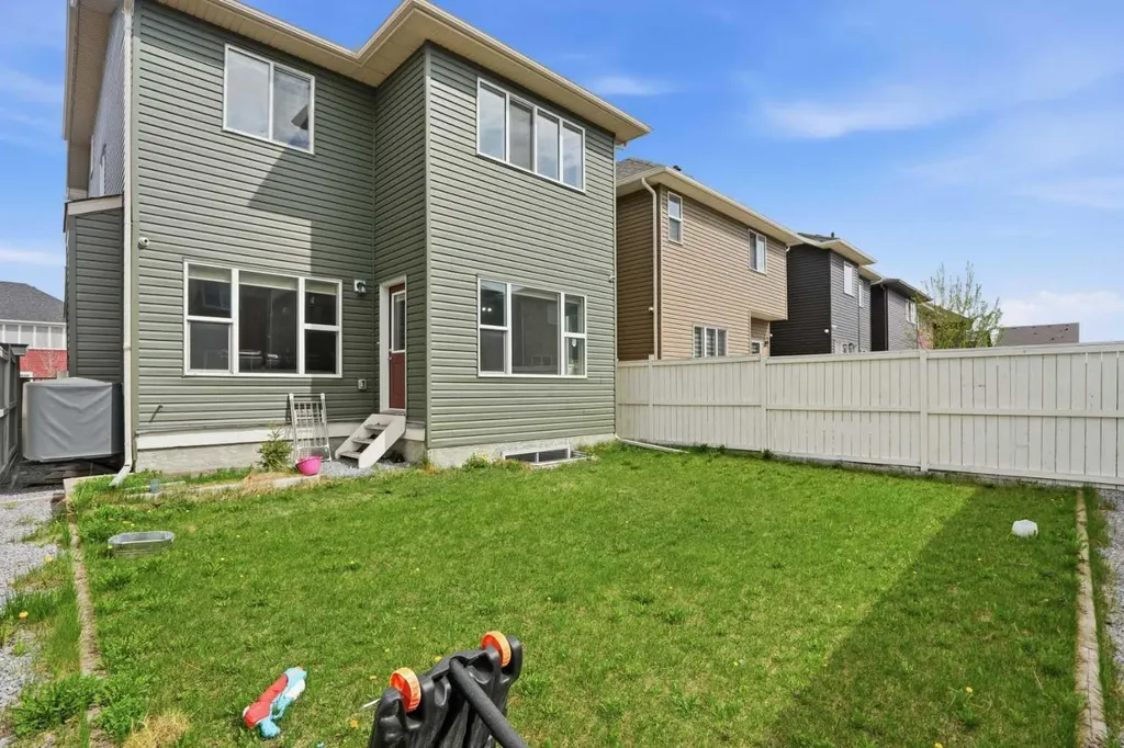 93 Saddlestone Place NE Calgary AB T3J 0Z6