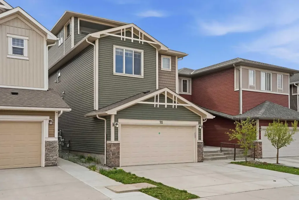 93 Saddlestone Place NE Calgary AB T3J 0Z6