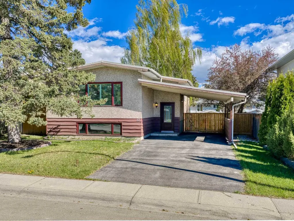 83 Brazeau Crescent SW Calgary AB T2W 0Z2