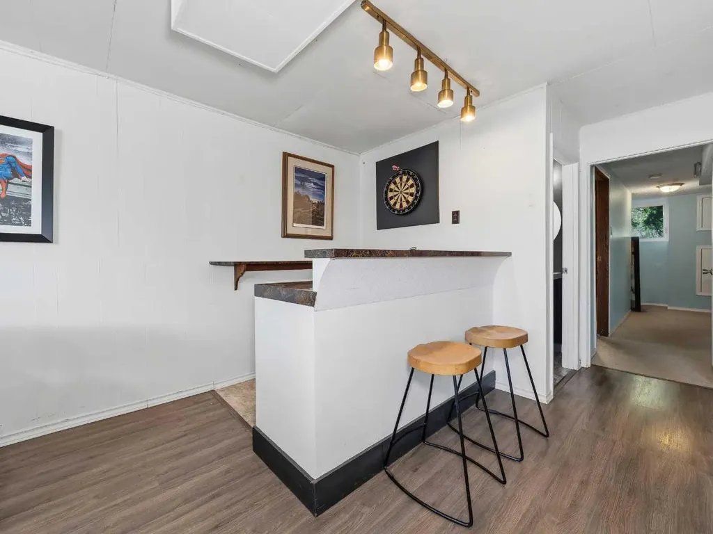 83 Brazeau Crescent SW Calgary AB T2W 0Z2