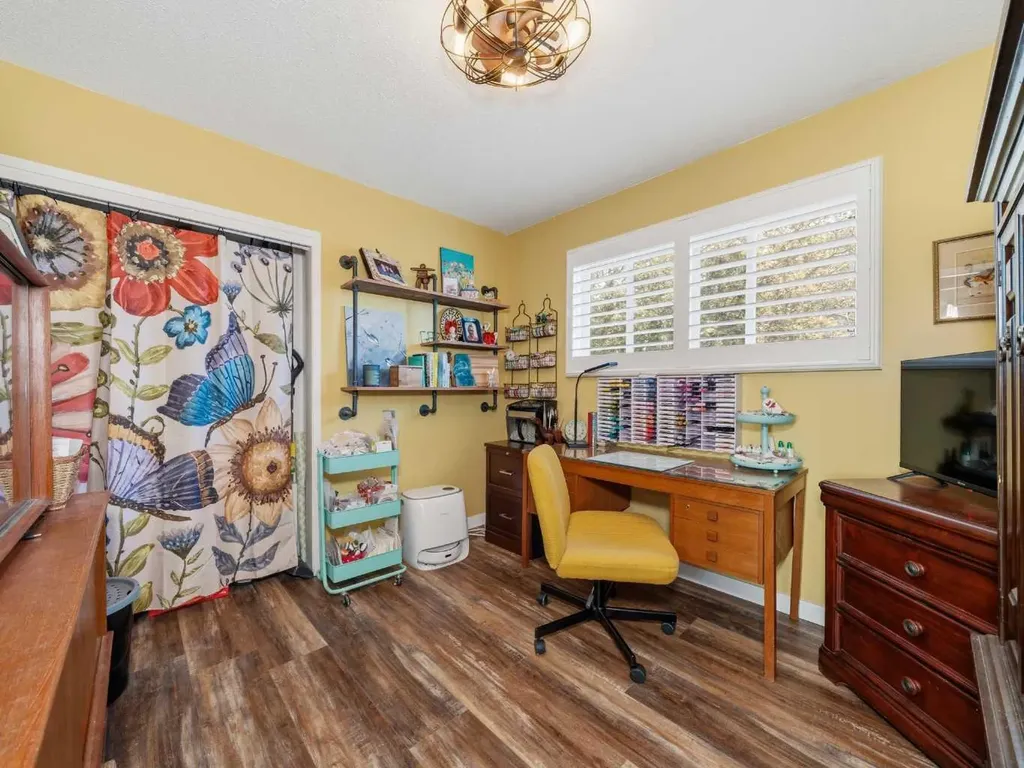 83 Brazeau Crescent SW Calgary AB T2W 0Z2