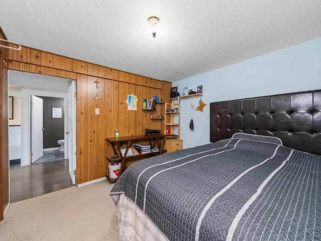 83 Brazeau Crescent SW Calgary AB T2W 0Z2
