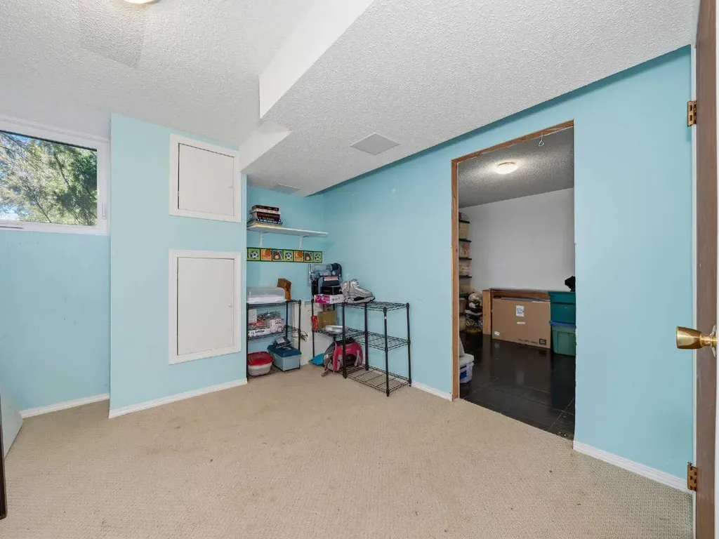 83 Brazeau Crescent SW Calgary AB T2W 0Z2