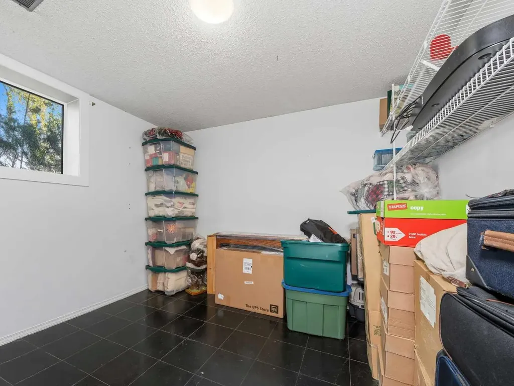 83 Brazeau Crescent SW Calgary AB T2W 0Z2