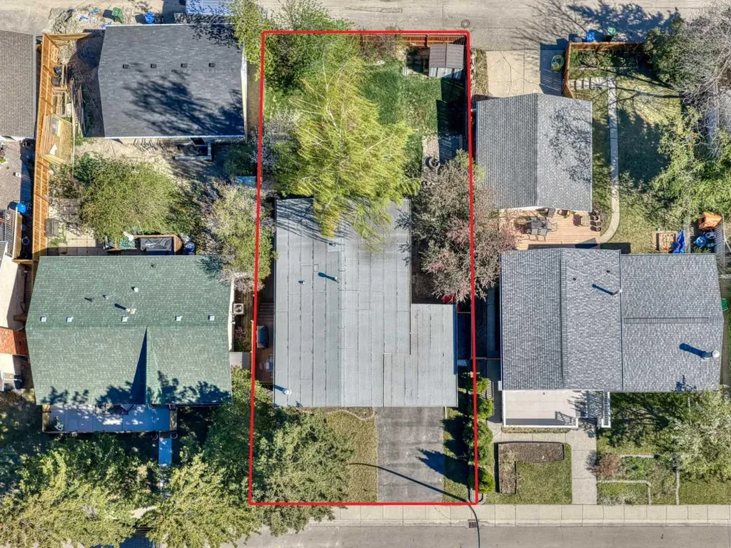 83 Brazeau Crescent SW Calgary AB T2W 0Z2