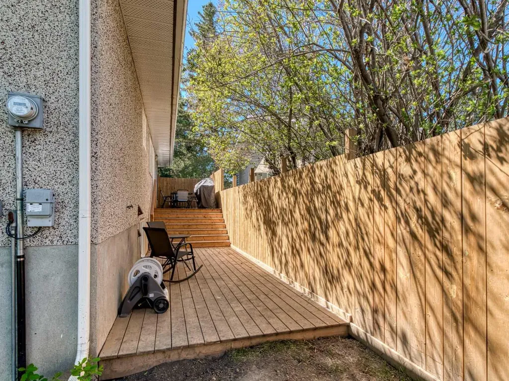 83 Brazeau Crescent SW Calgary AB T2W 0Z2