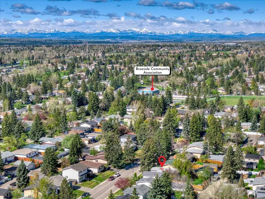 83 Brazeau Crescent SW Calgary AB T2W 0Z2