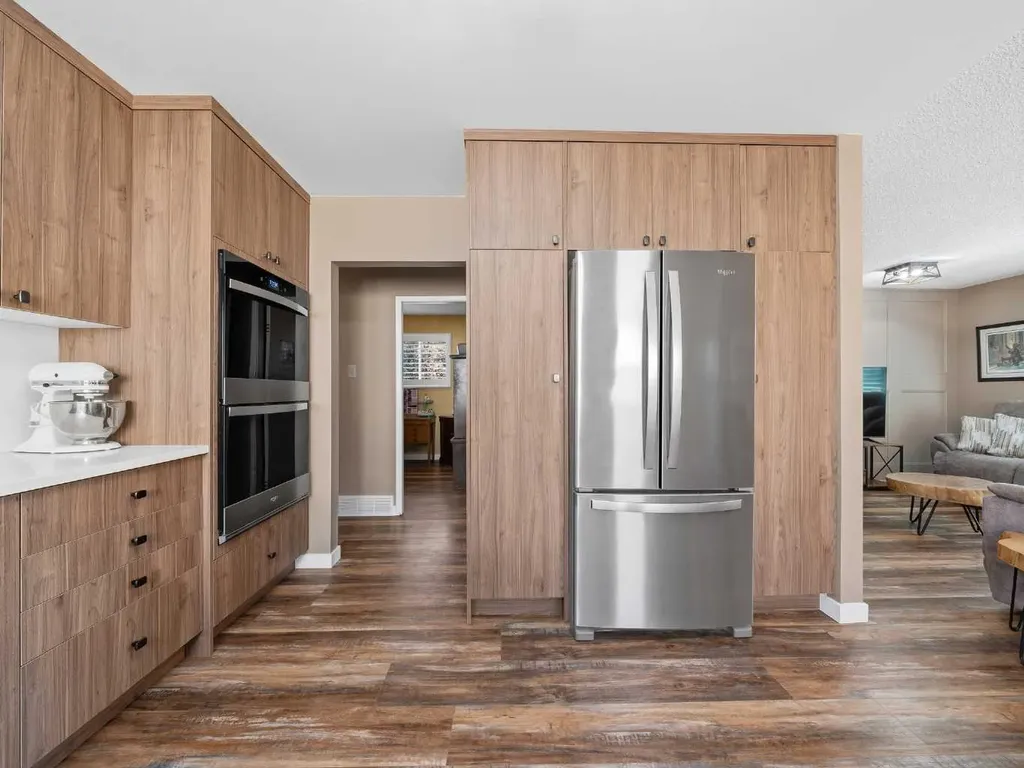 83 Brazeau Crescent SW Calgary AB T2W 0Z2