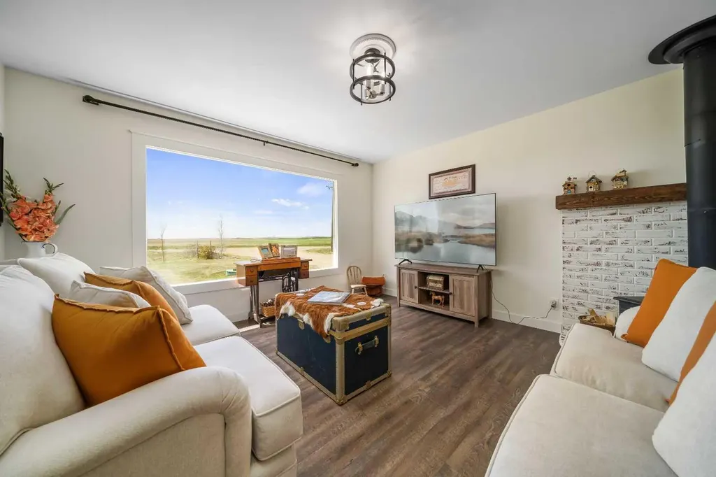 94075 Range Road 115 Burdett AB T0K 0G0