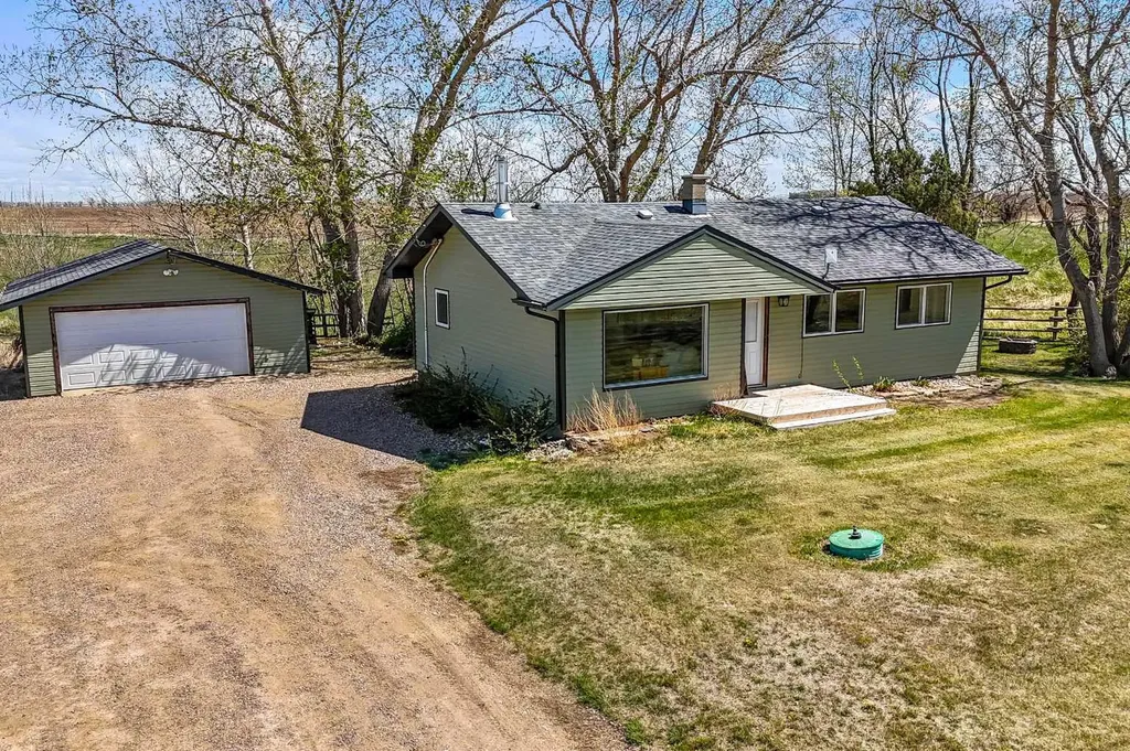 94075 Range Road 115 Burdett AB T0K 0G0