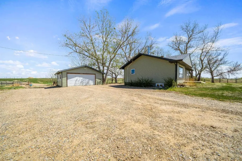 94075 Range Road 115 Burdett AB T0K 0G0