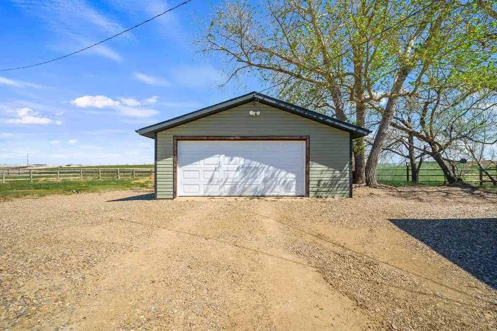 94075 Range Road 115 Burdett AB T0K 0G0