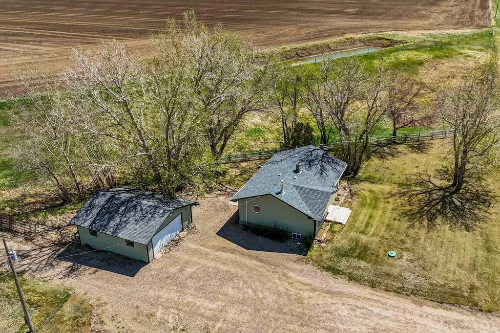 94075 Range Road 115 Burdett AB T0K 0G0