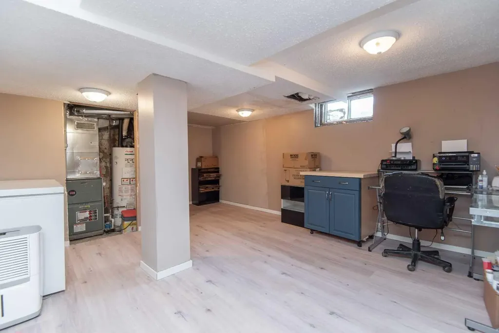 5024 49 Street Clive AB T0C 0Y0