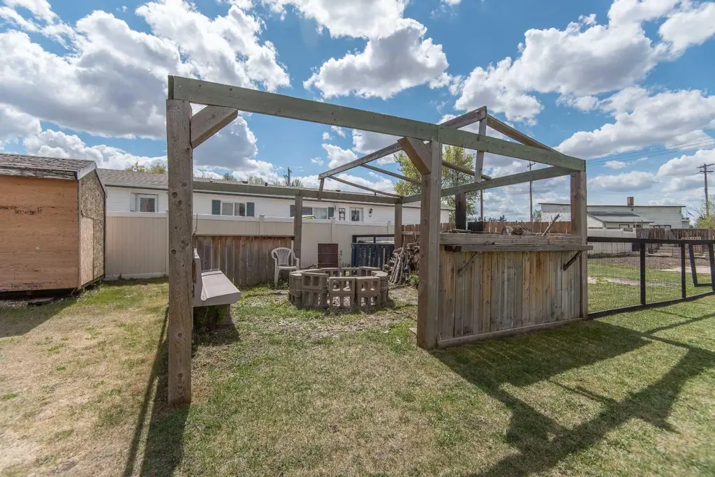 5024 49 Street Clive AB T0C 0Y0