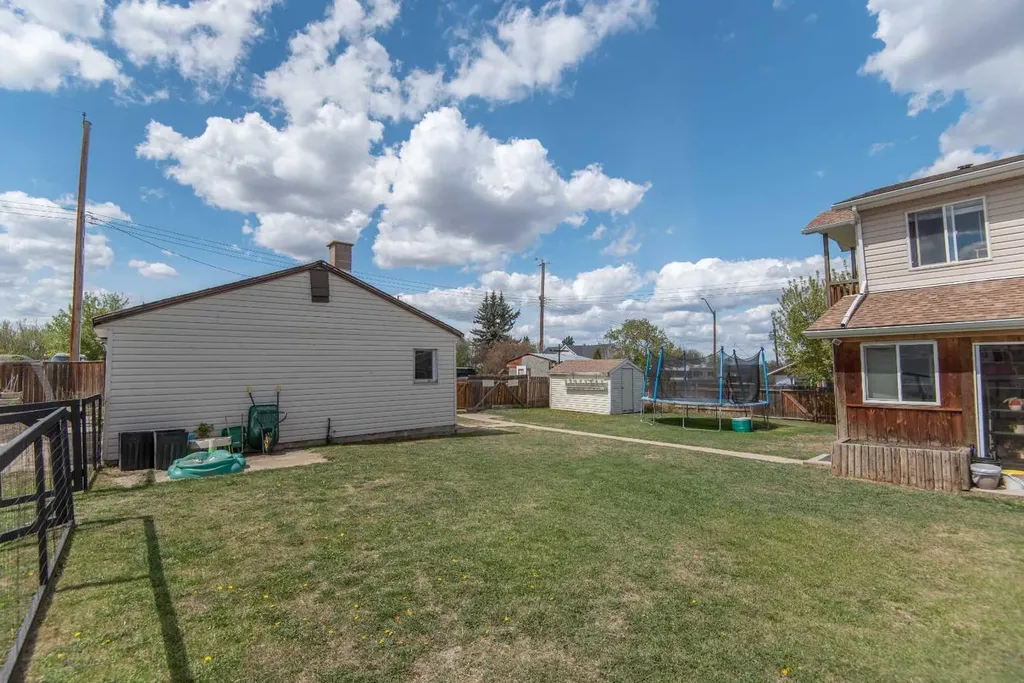 5024 49 Street Clive AB T0C 0Y0